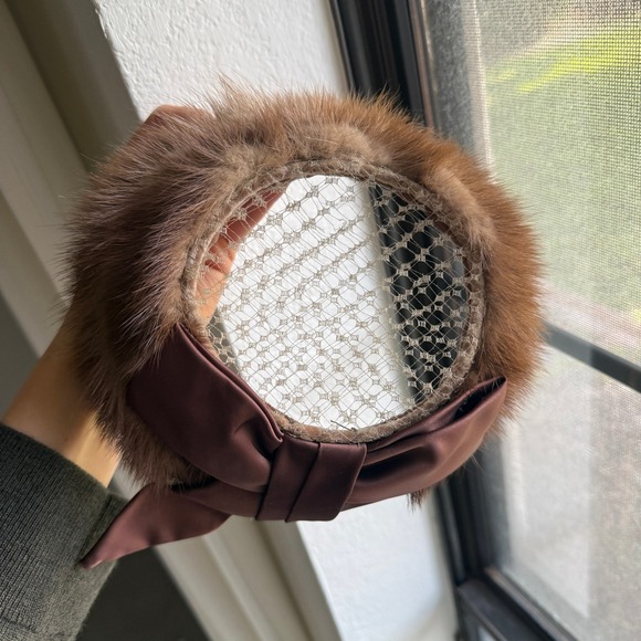 Vintage 50s Genuine Fur Pillbox Hat with Satin Bow Retro Polished Jackie O Glam - Picture 6 of 7